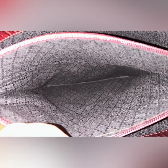 Gucci Bordeaux Nylon Bucket Tote - COA - Picture 11 of 13